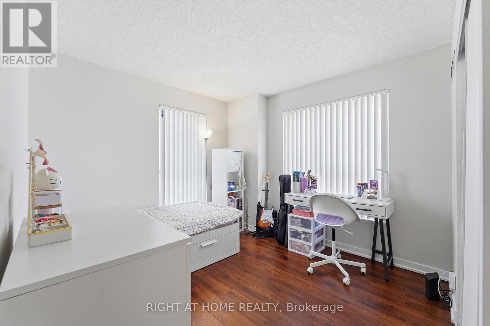 1612 - 38 Lee Centre Drive, Toronto, ON - Indoor