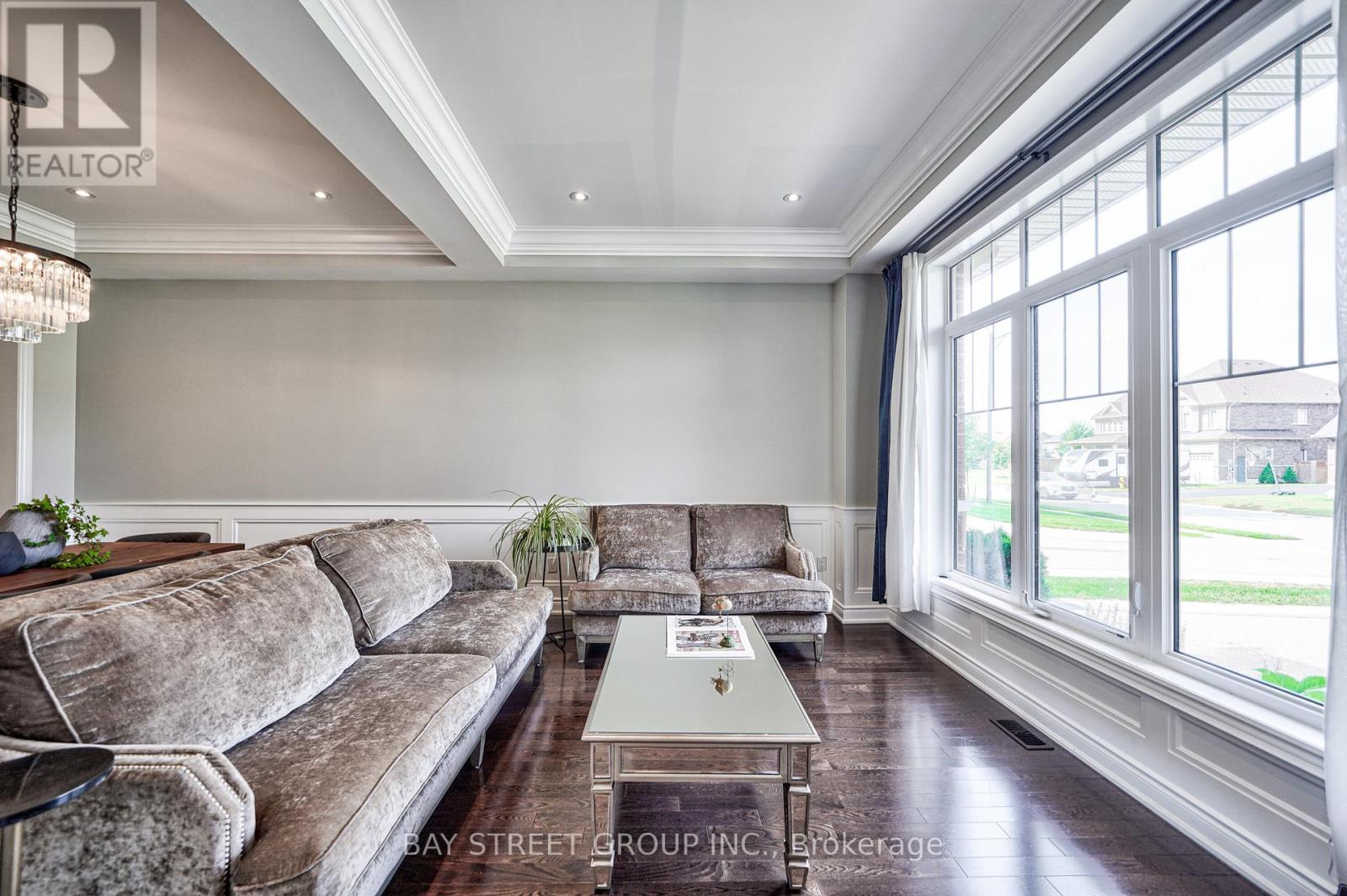 23 Trail Boulevard, Springwater, ON - Indoor