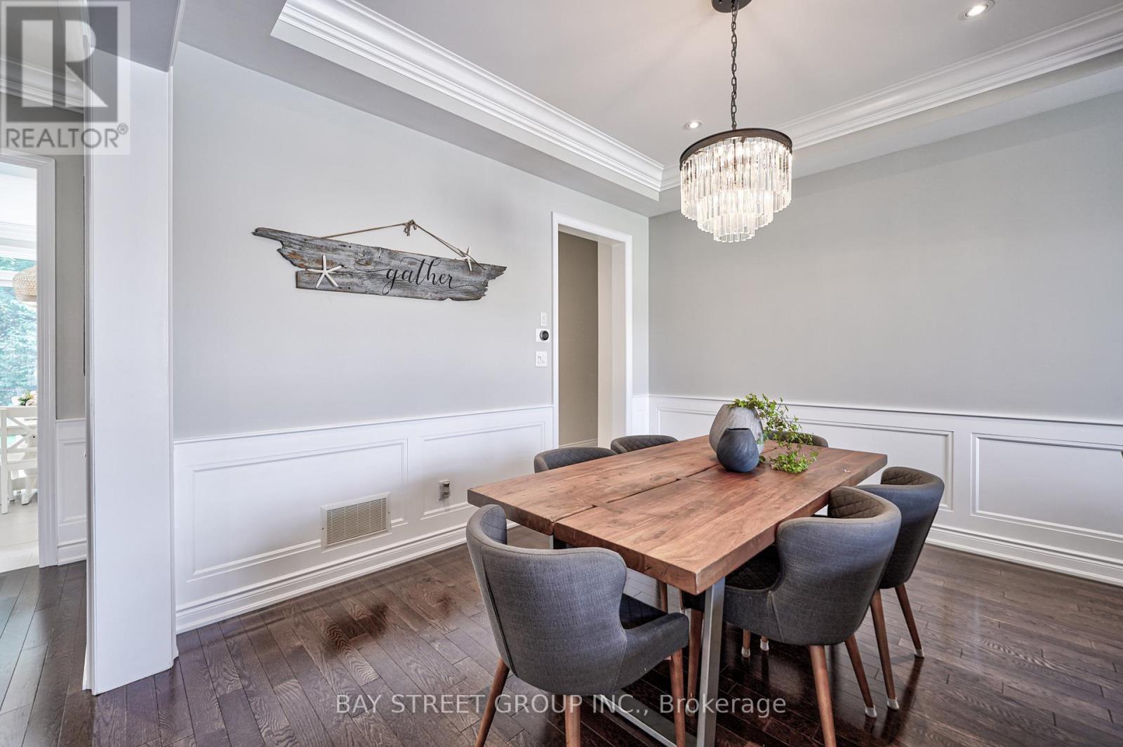 23 Trail Boulevard, Springwater, ON - Indoor Photo Showing Dining Room