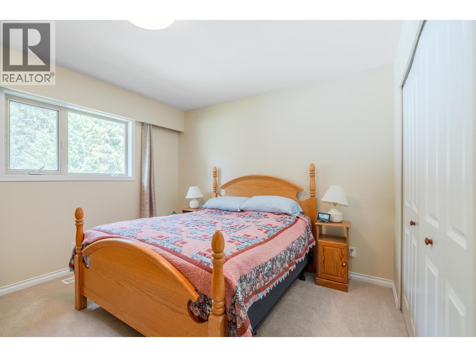 4882 Gloinnzun Crescent, 108 Mile Ranch, BC - Indoor Photo Showing Bedroom