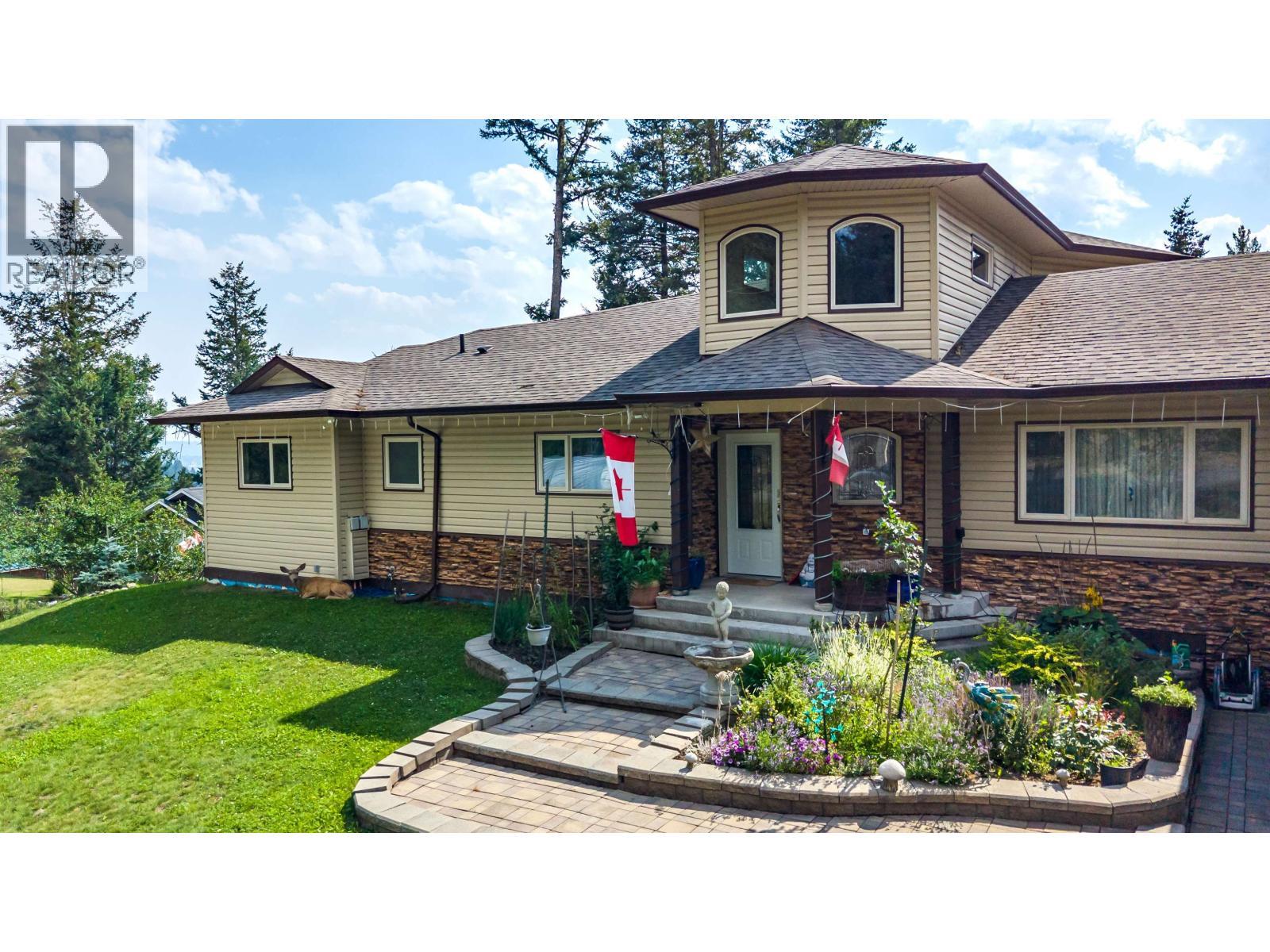 4882 Gloinnzun Crescent, 108 Mile Ranch, BC - Outdoor