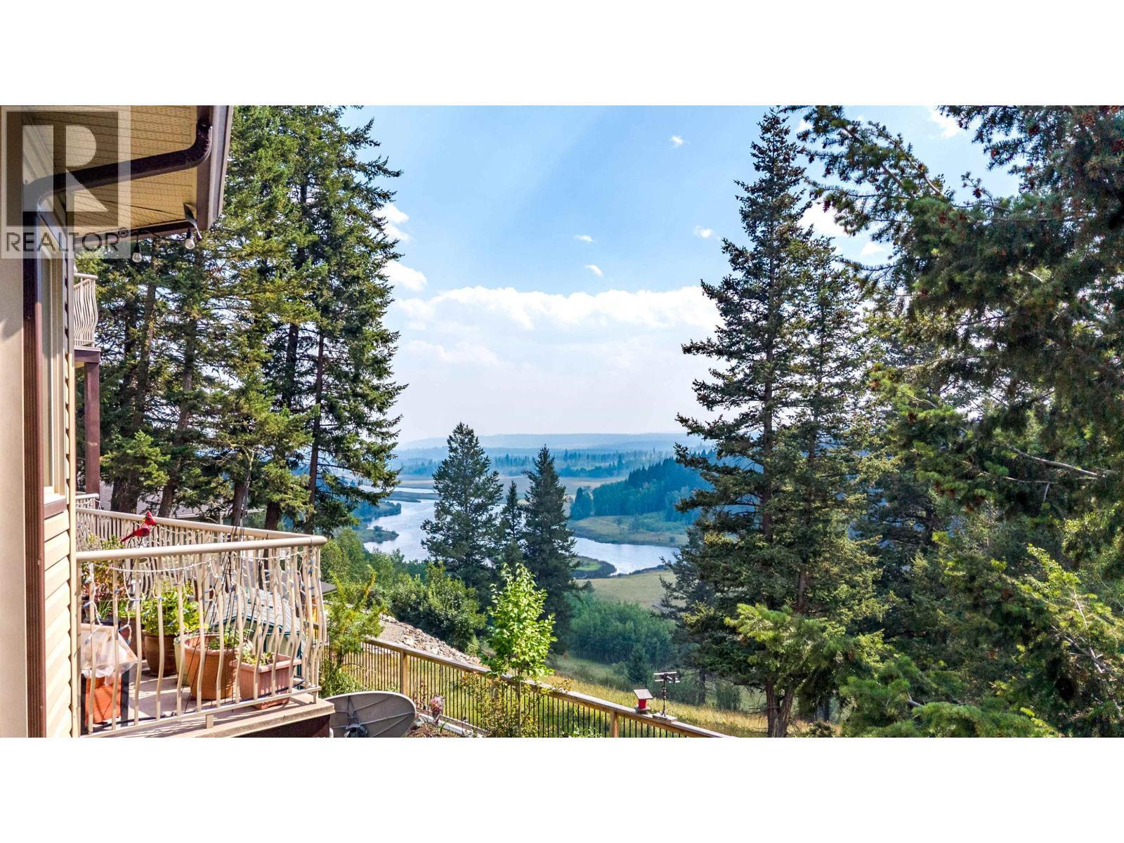 4882 Gloinnzun Crescent, 108 Mile Ranch, BC - Outdoor