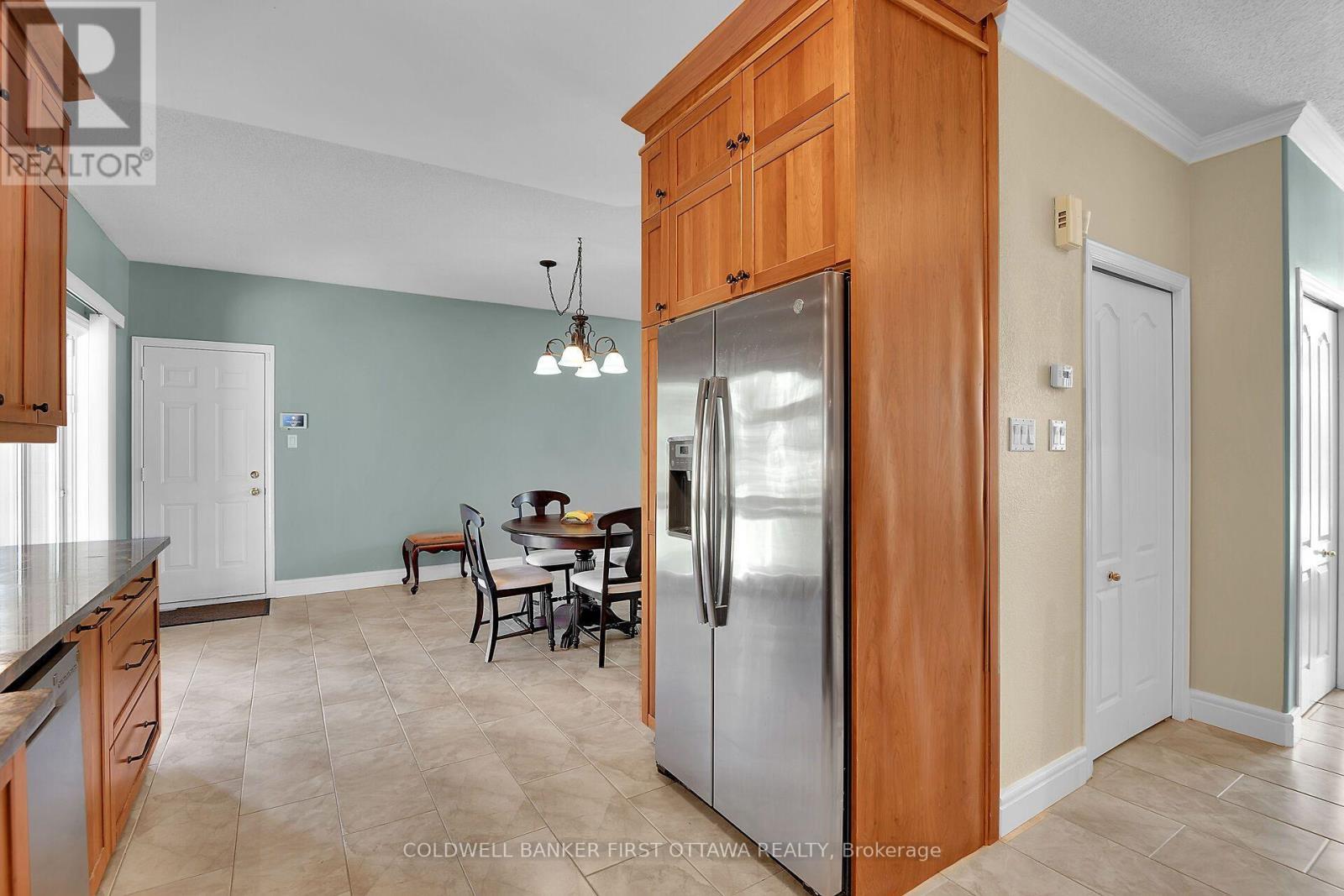 6983 Lakes Park Drive, Ottawa, ON - Indoor Photo Showing Other Room