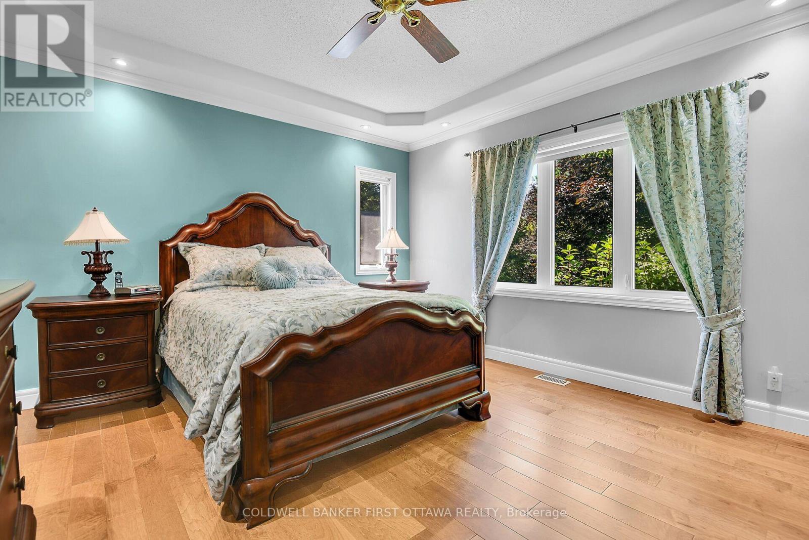 6983 Lakes Park Drive, Ottawa, ON - Indoor Photo Showing Bedroom