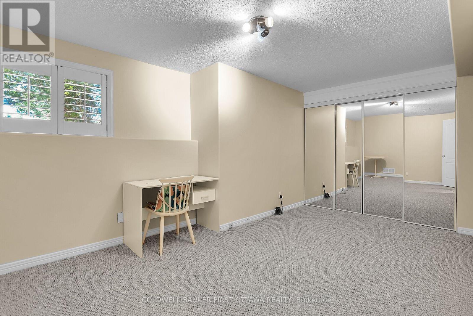 6983 Lakes Park Drive, Ottawa, ON - Indoor Photo Showing Other Room