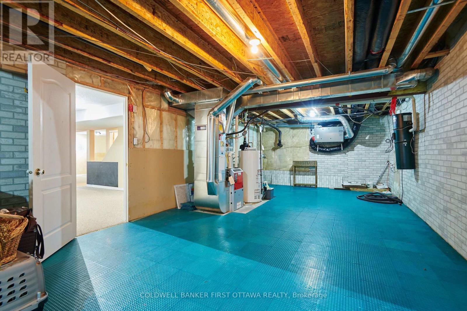 6983 Lakes Park Drive, Ottawa, ON - Indoor Photo Showing Basement