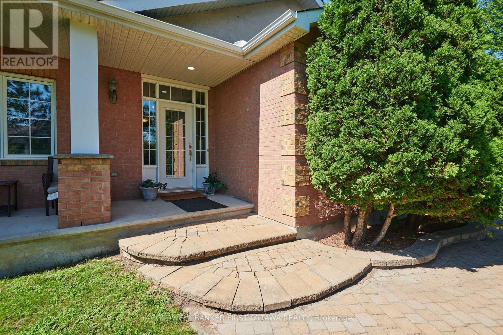 6983 Lakes Park Drive, Ottawa, ON - Outdoor