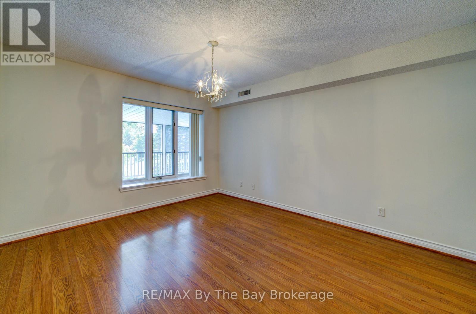 8 - 30 Mulligan Lane, Wasaga Beach, ON - Indoor Photo Showing Other Room
