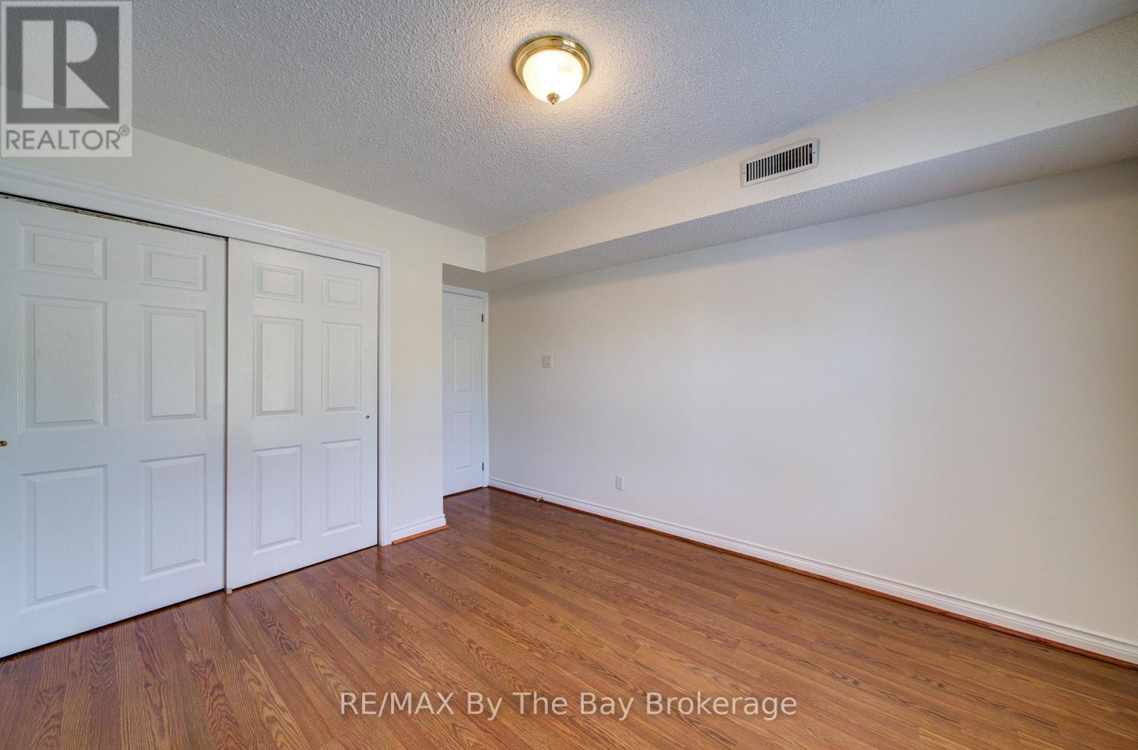 8 - 30 Mulligan Lane, Wasaga Beach, ON - Indoor Photo Showing Other Room