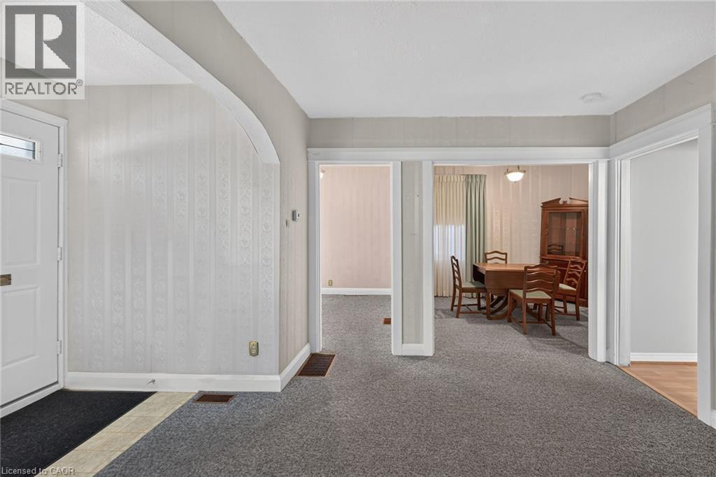 155 Newlands Avenue, Hamilton, ON - Indoor Photo Showing Other Room