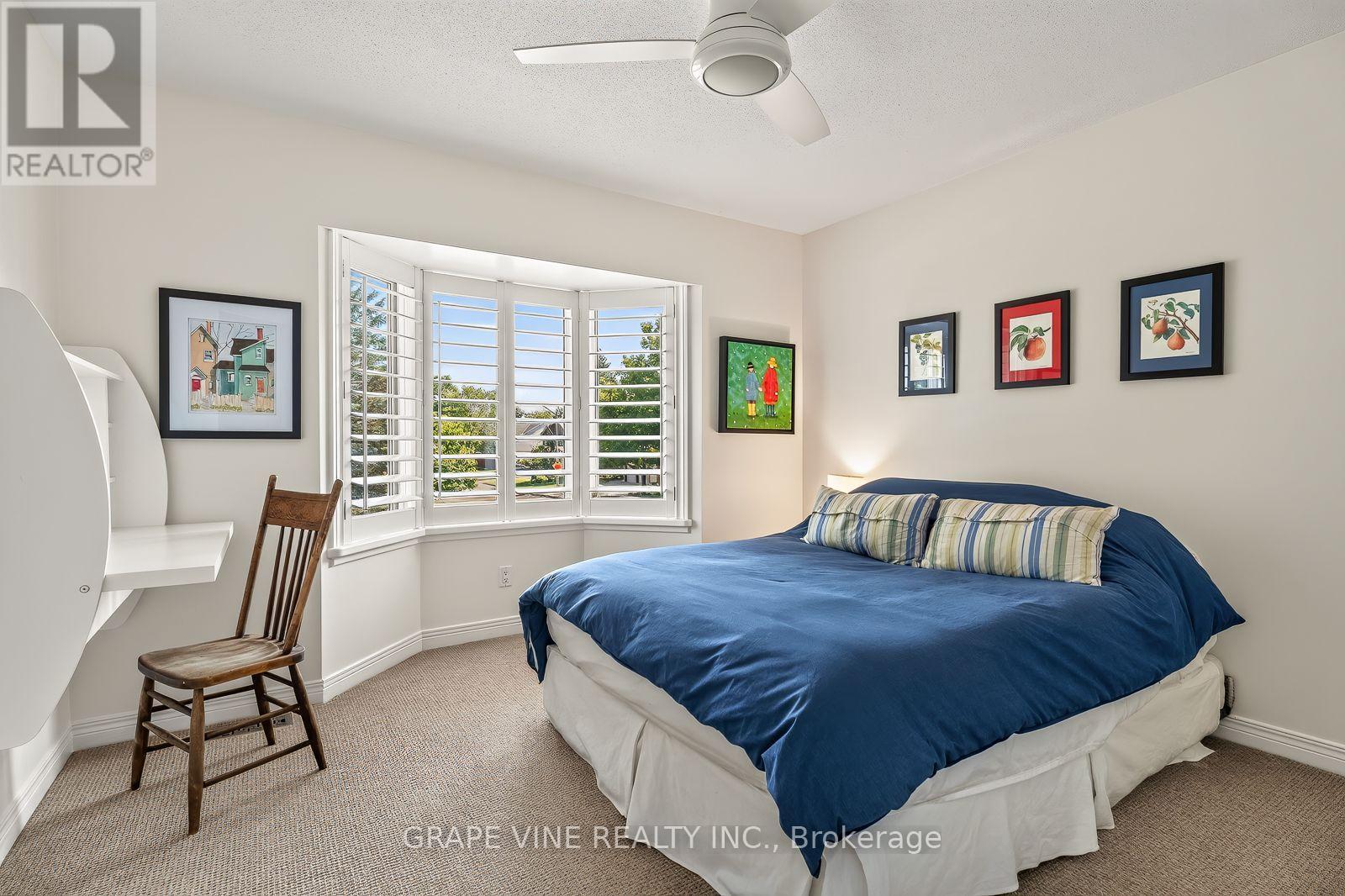 36 Baslaw Drive, Ottawa, ON - Indoor Photo Showing Bedroom