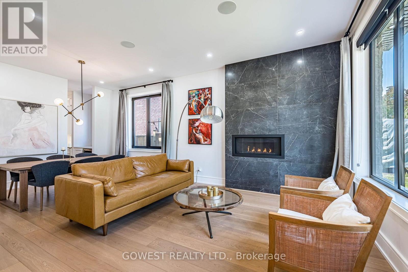 402 Niar Avenue, Mississauga, ON - Indoor With Fireplace