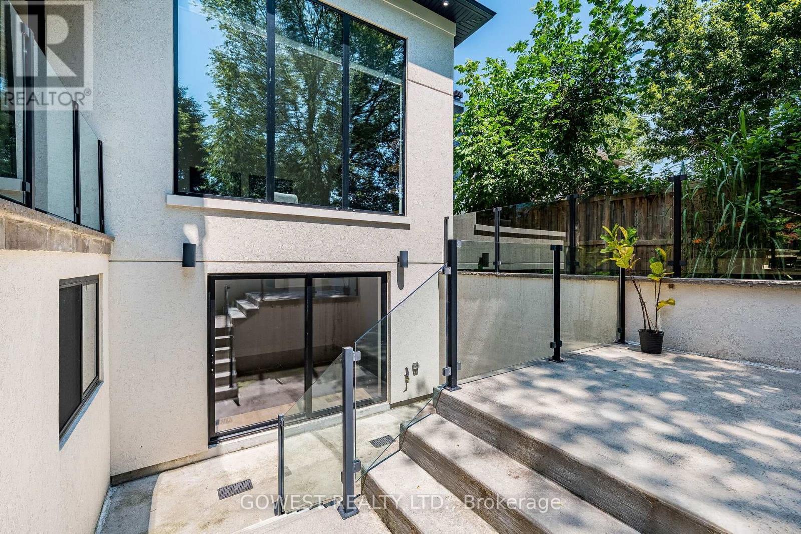 402 Niar Avenue, Mississauga, ON - Outdoor With Exterior