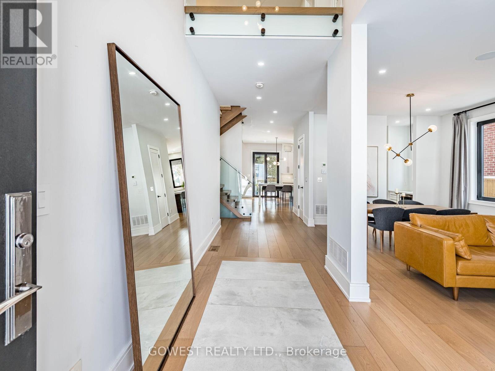 402 Niar Avenue, Mississauga, ON - Indoor With Fireplace