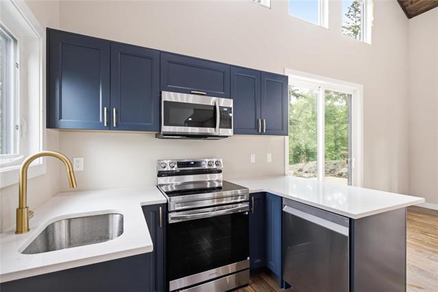 0 Elm Cr, Valhalla Beach, MB - Indoor Photo Showing Kitchen