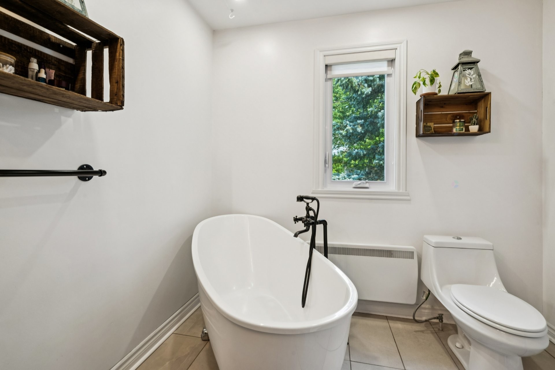 Bathroom - 111 Rue Forget, Napierville, QC - Indoor Photo Showing Bathroom