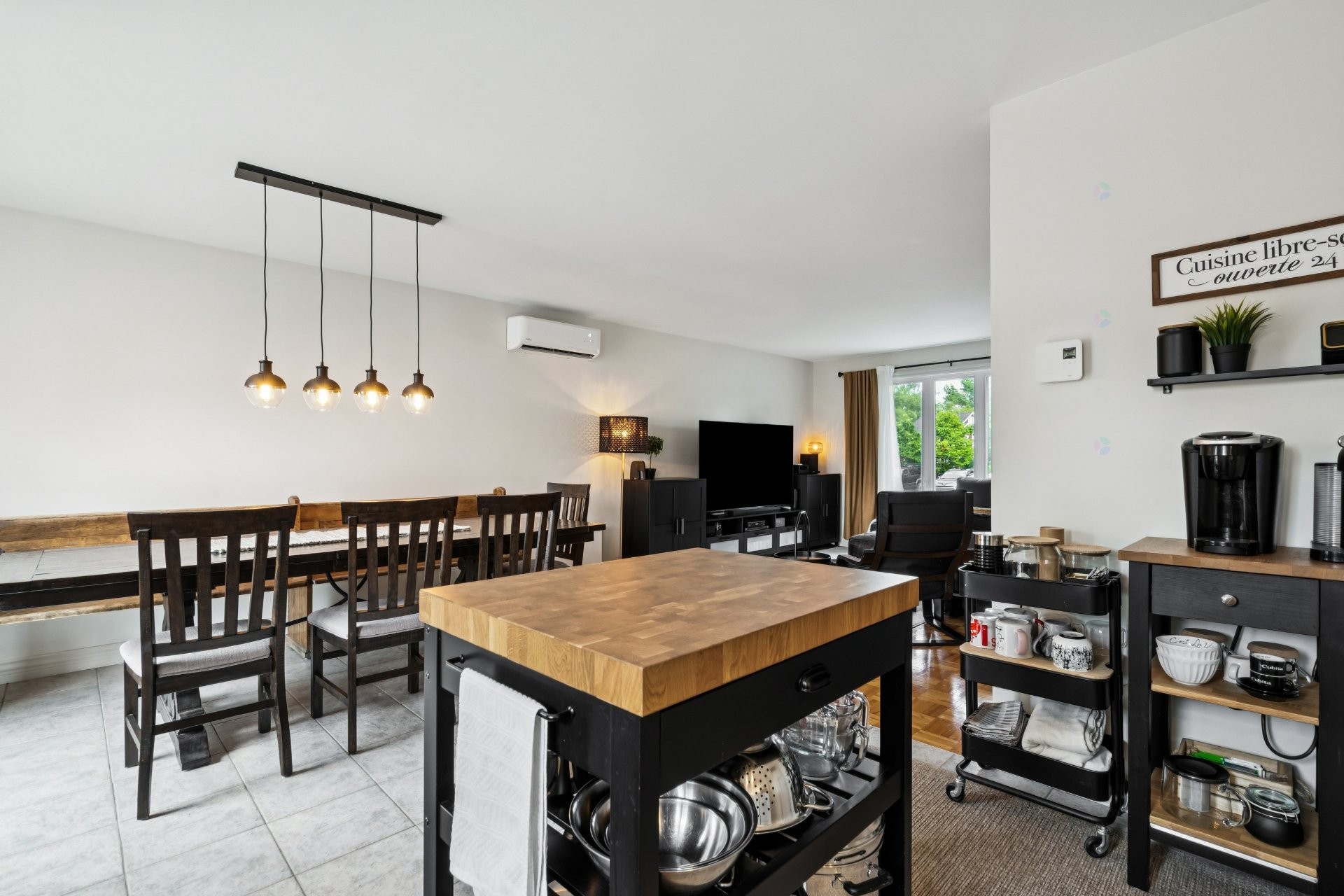 Kitchen - 111 Rue Forget, Napierville, QC - Indoor Photo Showing Dining Room