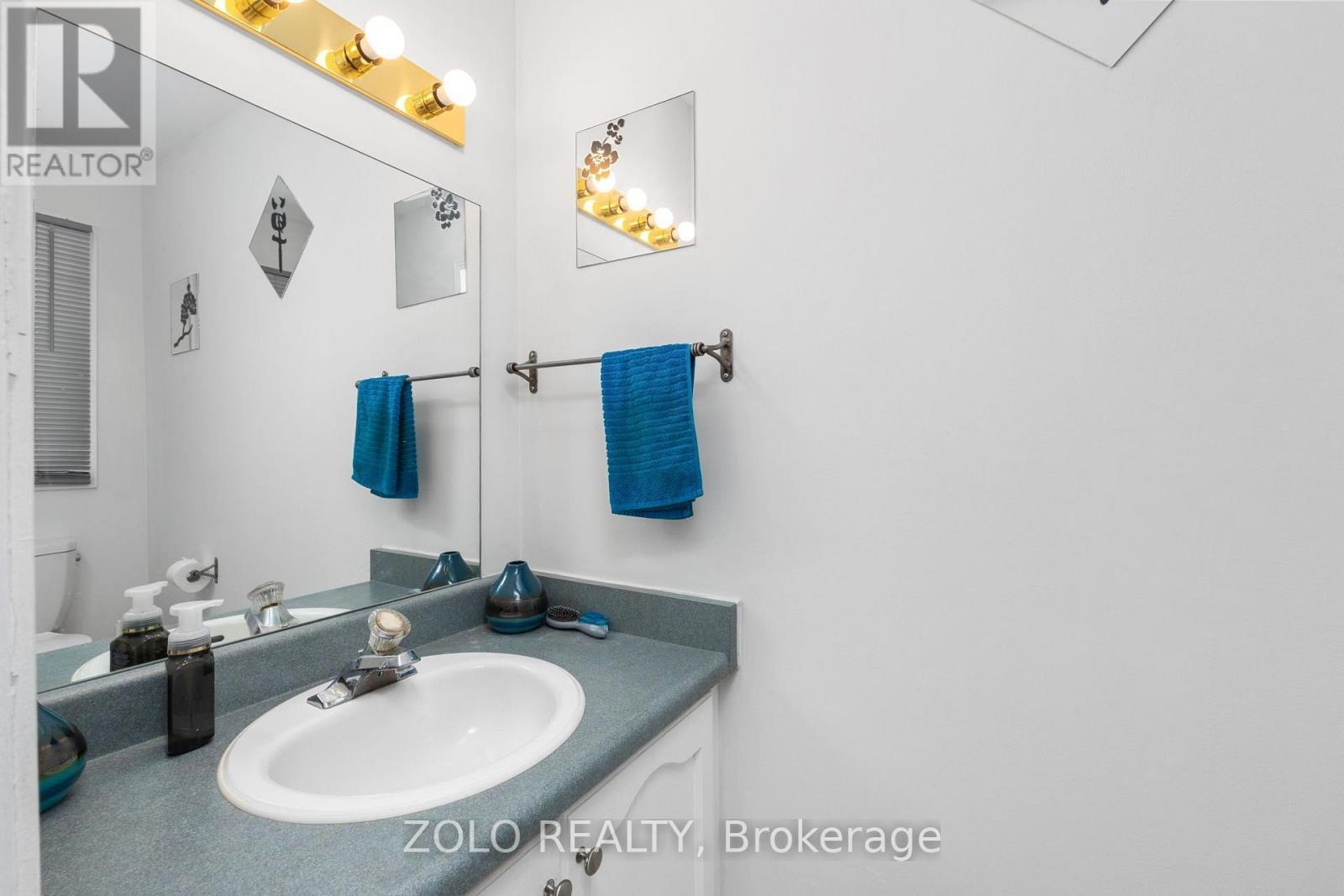 176 Fairwood Drive, Georgina, ON - Indoor Photo Showing Bathroom