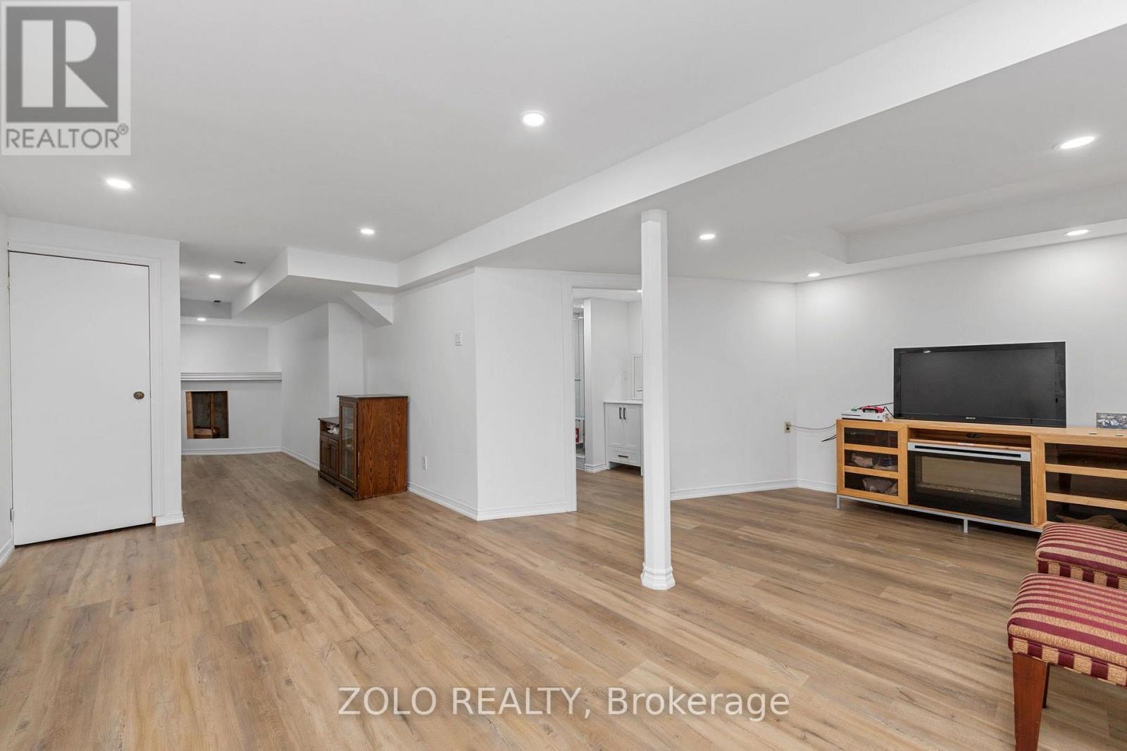 176 Fairwood Drive, Georgina, ON - Indoor