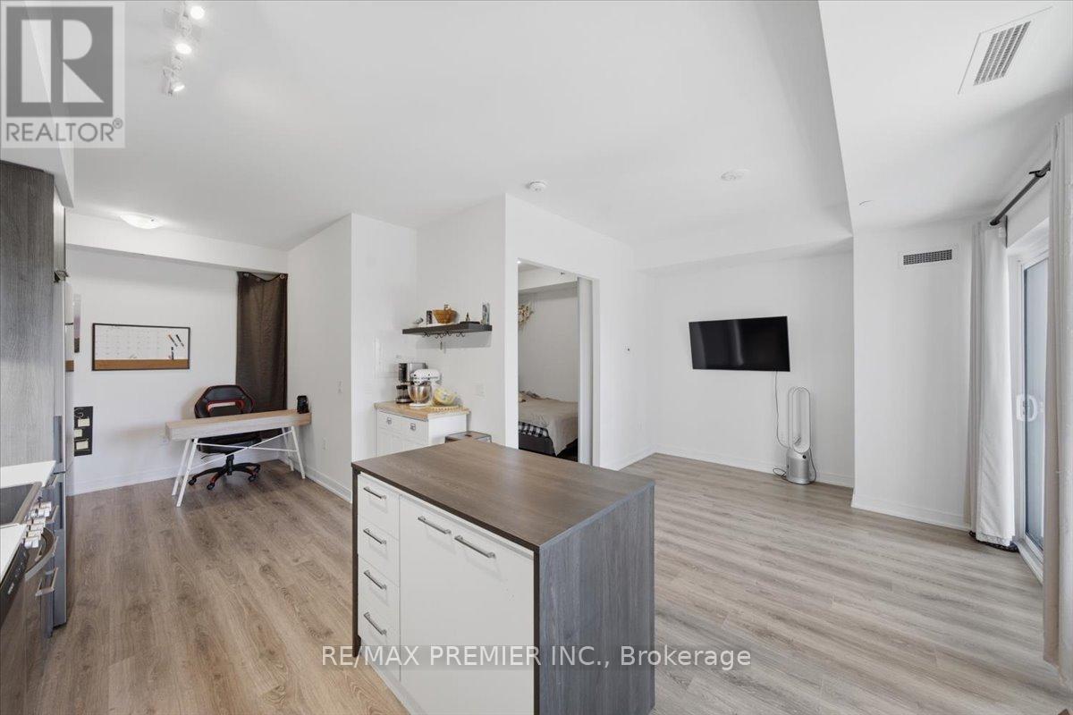 515 - 25 Neighbourhood Lane, Toronto, ON - Indoor