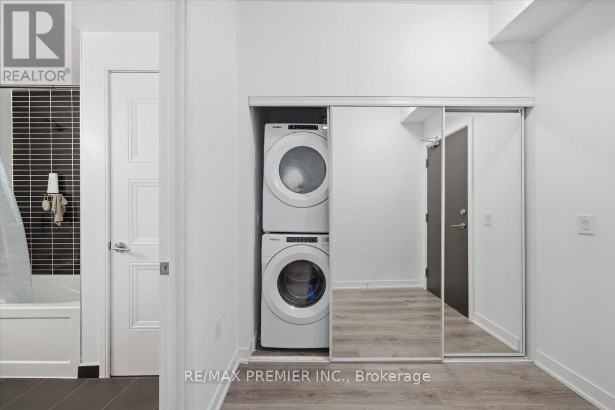 515 - 25 Neighbourhood Lane, Toronto, ON - Indoor Photo Showing Laundry Room