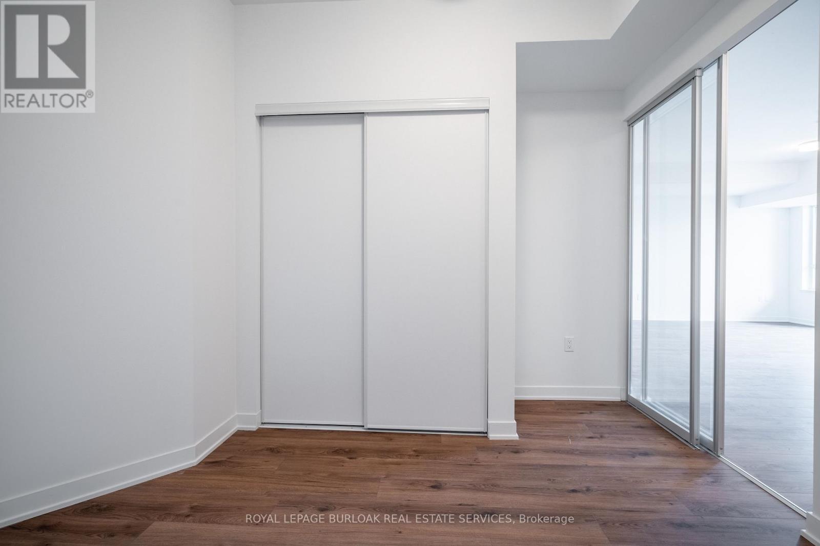 801 - 395 Dundas Street W, Oakville, ON - Indoor Photo Showing Other Room