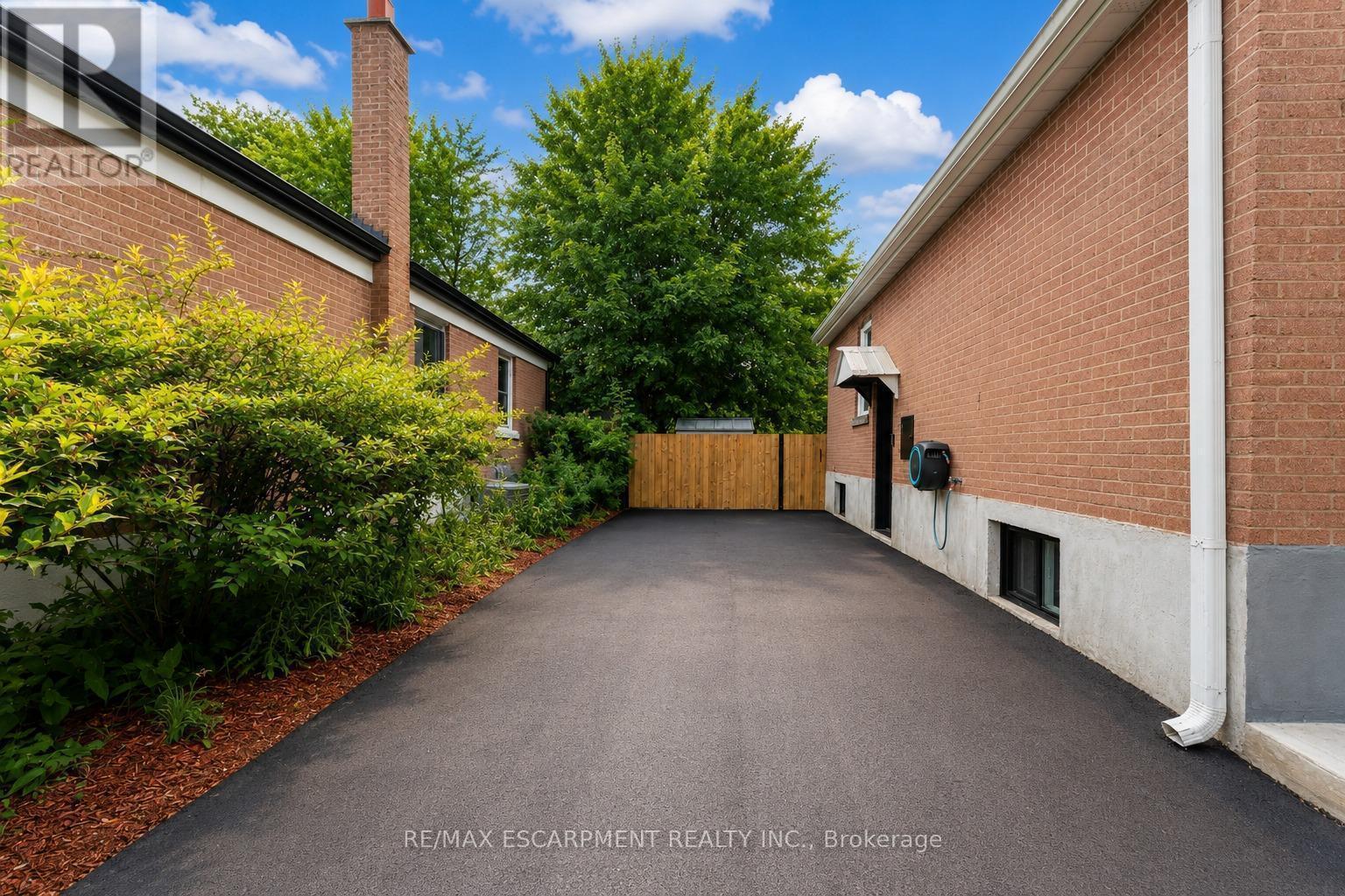 365 East 22Nd Street, Hamilton, ON - Outdoor With Exterior