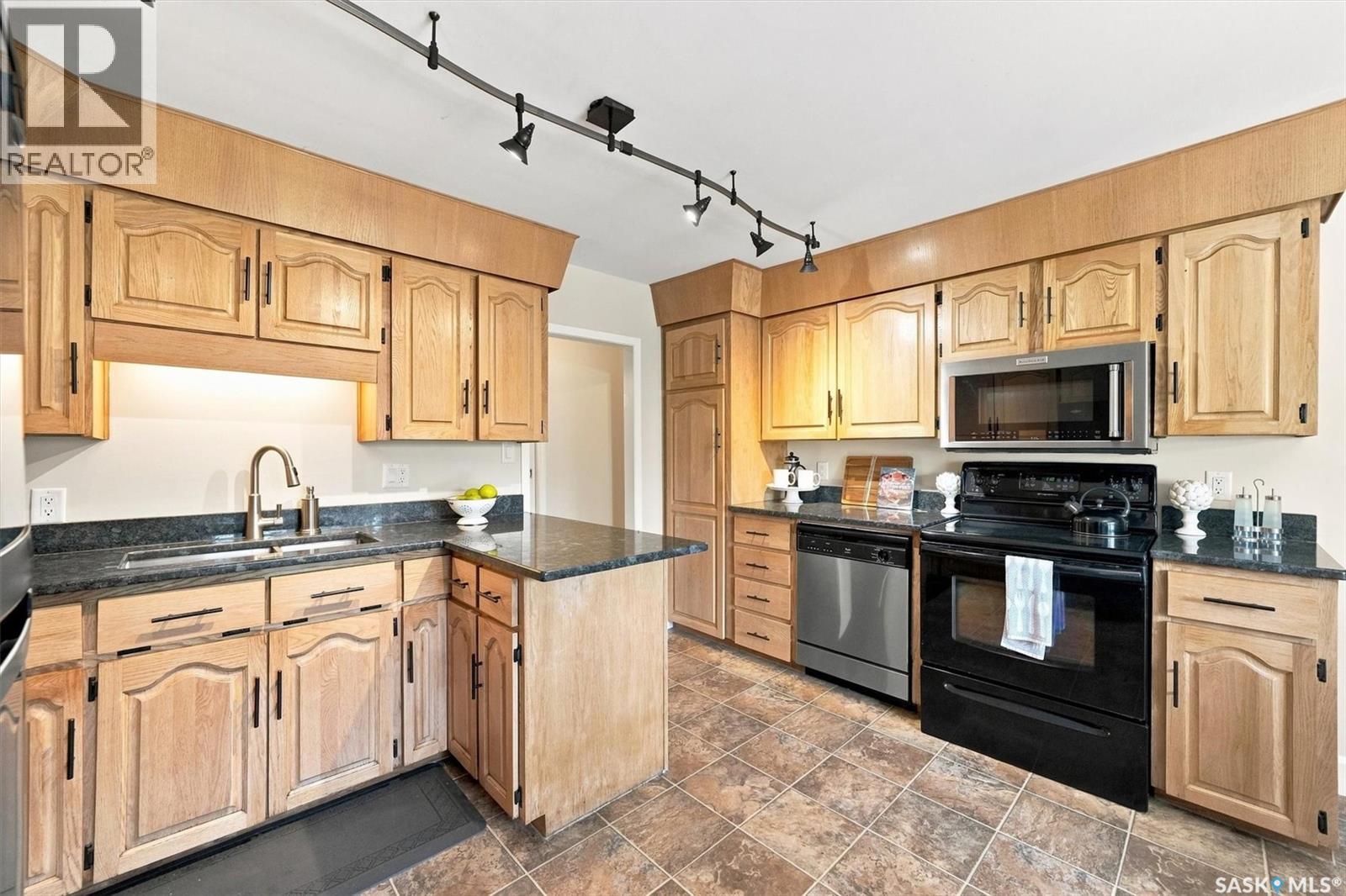 Saskatoon Wright Acreage, Corman Park Rm No. 344, SK - Indoor Photo Showing Kitchen