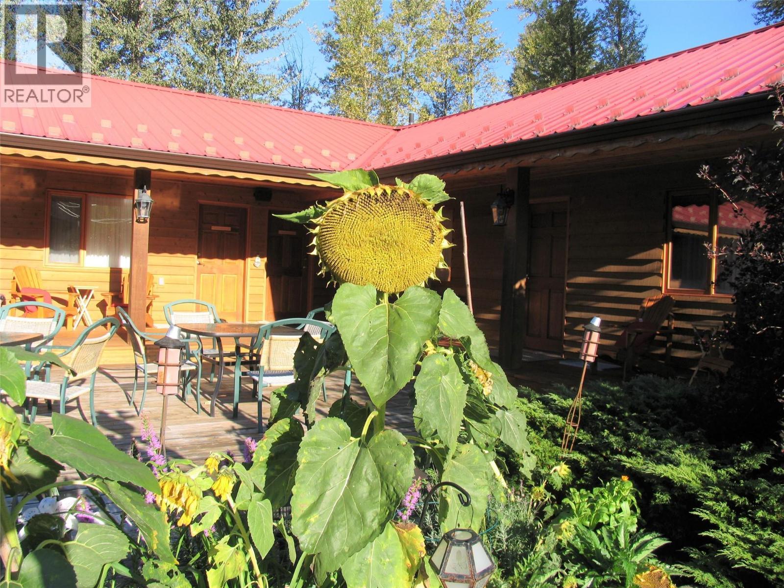 5177 Clearwater Valley Road, Clearwater, BC - Outdoor