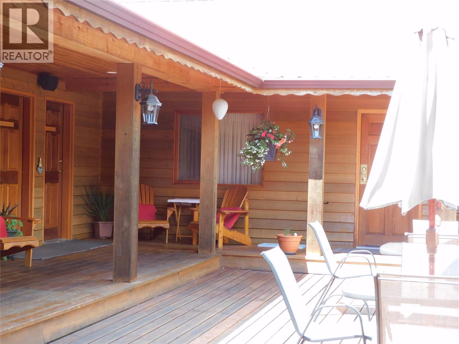 5177 Clearwater Valley Road, Clearwater, BC - With Exterior