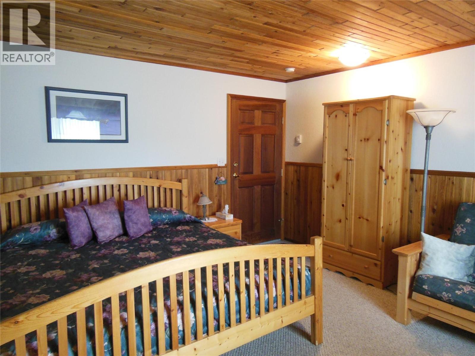 5177 Clearwater Valley Road, Clearwater, BC - Indoor Photo Showing Bedroom