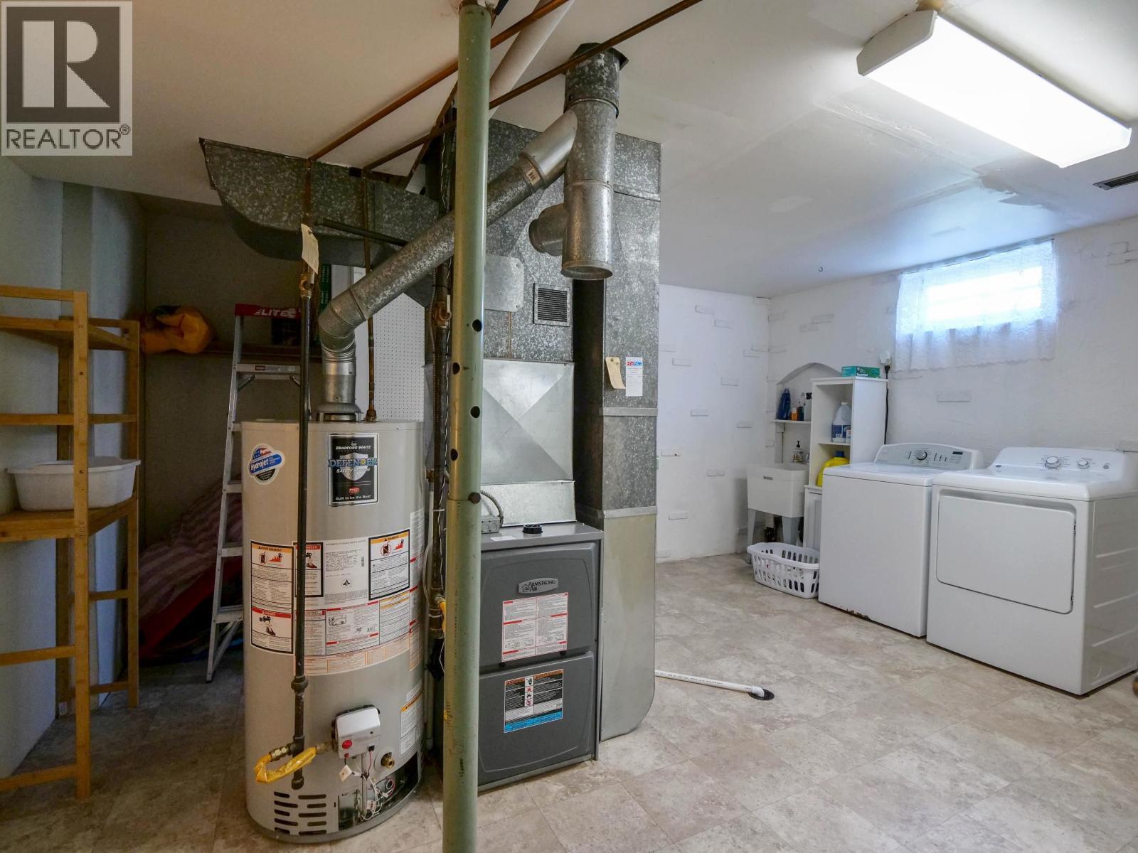 1291 Picard Avenue, Quesnel, BC - Indoor Photo Showing Laundry Room