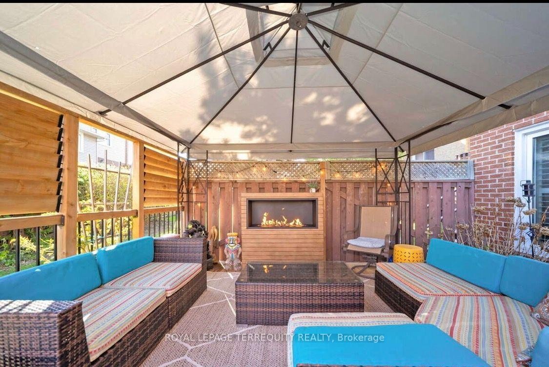 72-72 Carisbrooke Court, Brampton, ON - With Deck Patio Veranda With Exterior