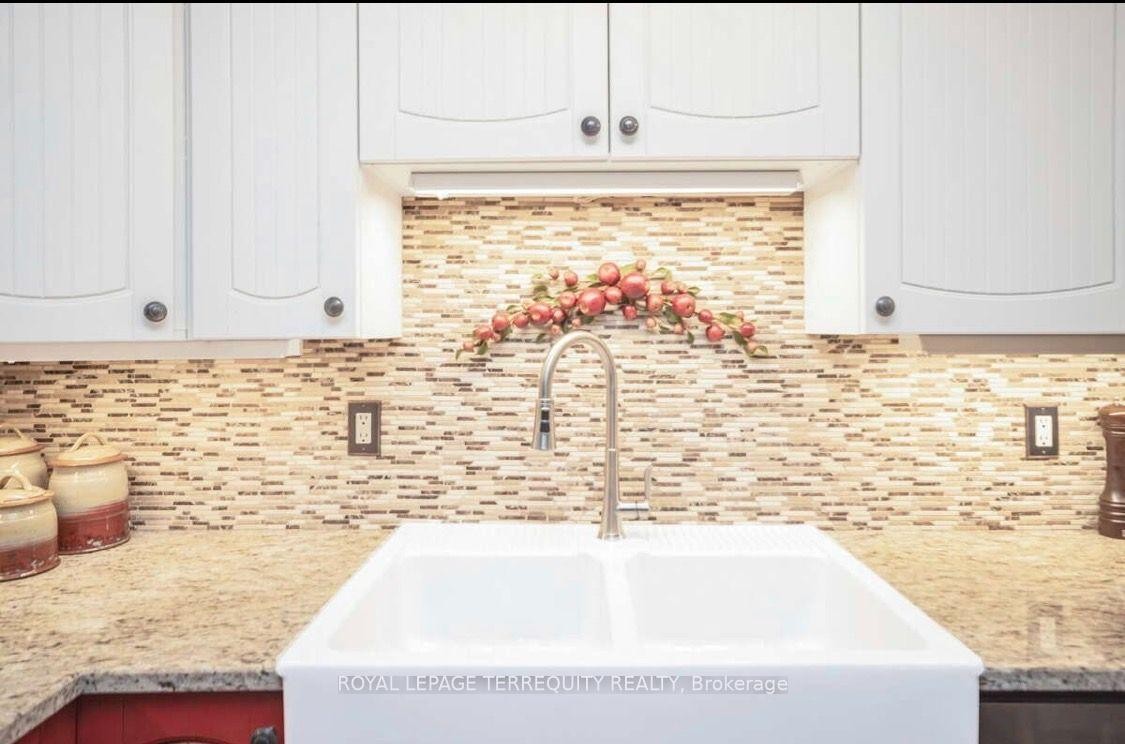 72-72 Carisbrooke Court, Brampton, ON - Indoor Photo Showing Kitchen With Double Sink