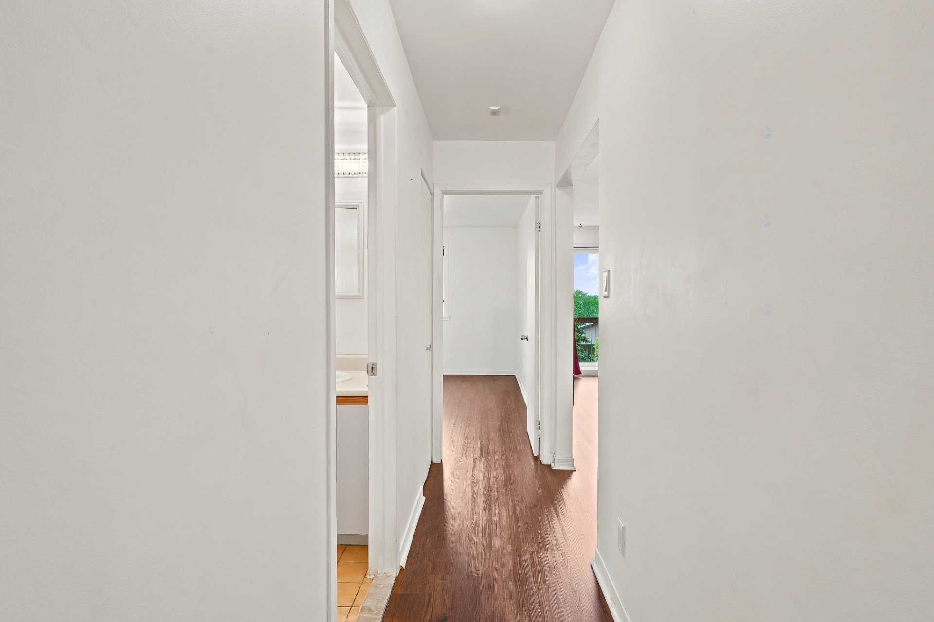 Passageway - 8-79 Boul. Jean-Paul-Vincent, Longueuil (Le Vieux-Longueuil), QC - Indoor Photo Showing Other Room
