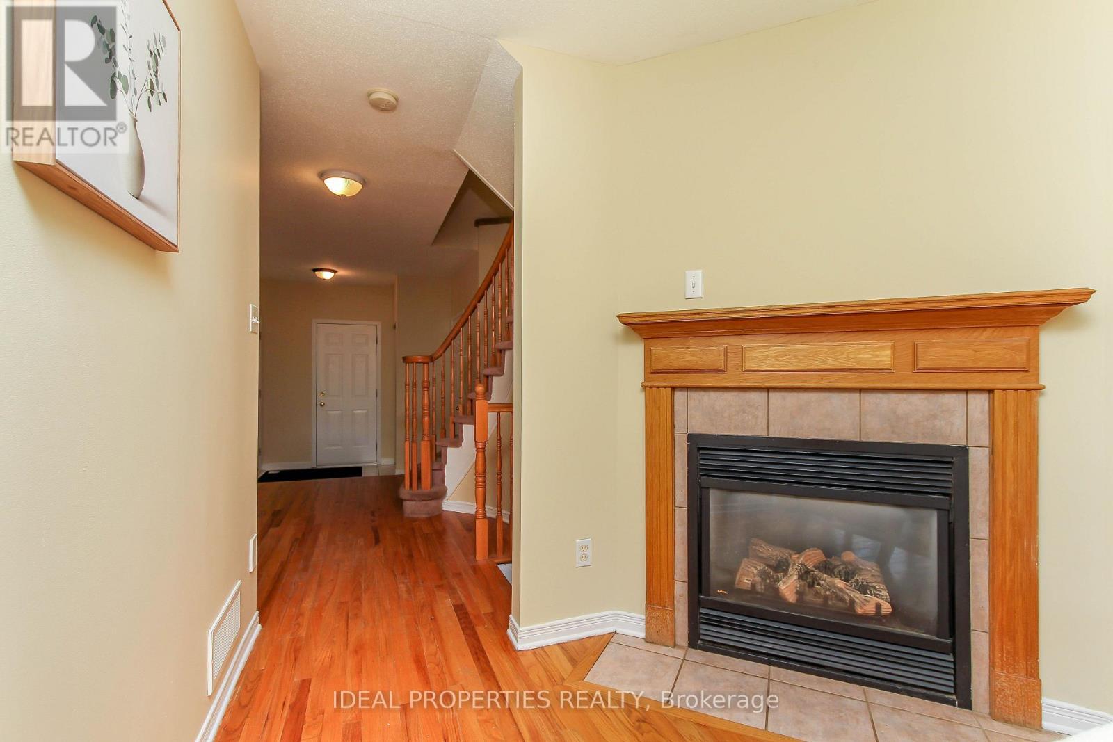418 Beatrice Drive, Ottawa, ON - Indoor Photo Showing Living Room With Fireplace