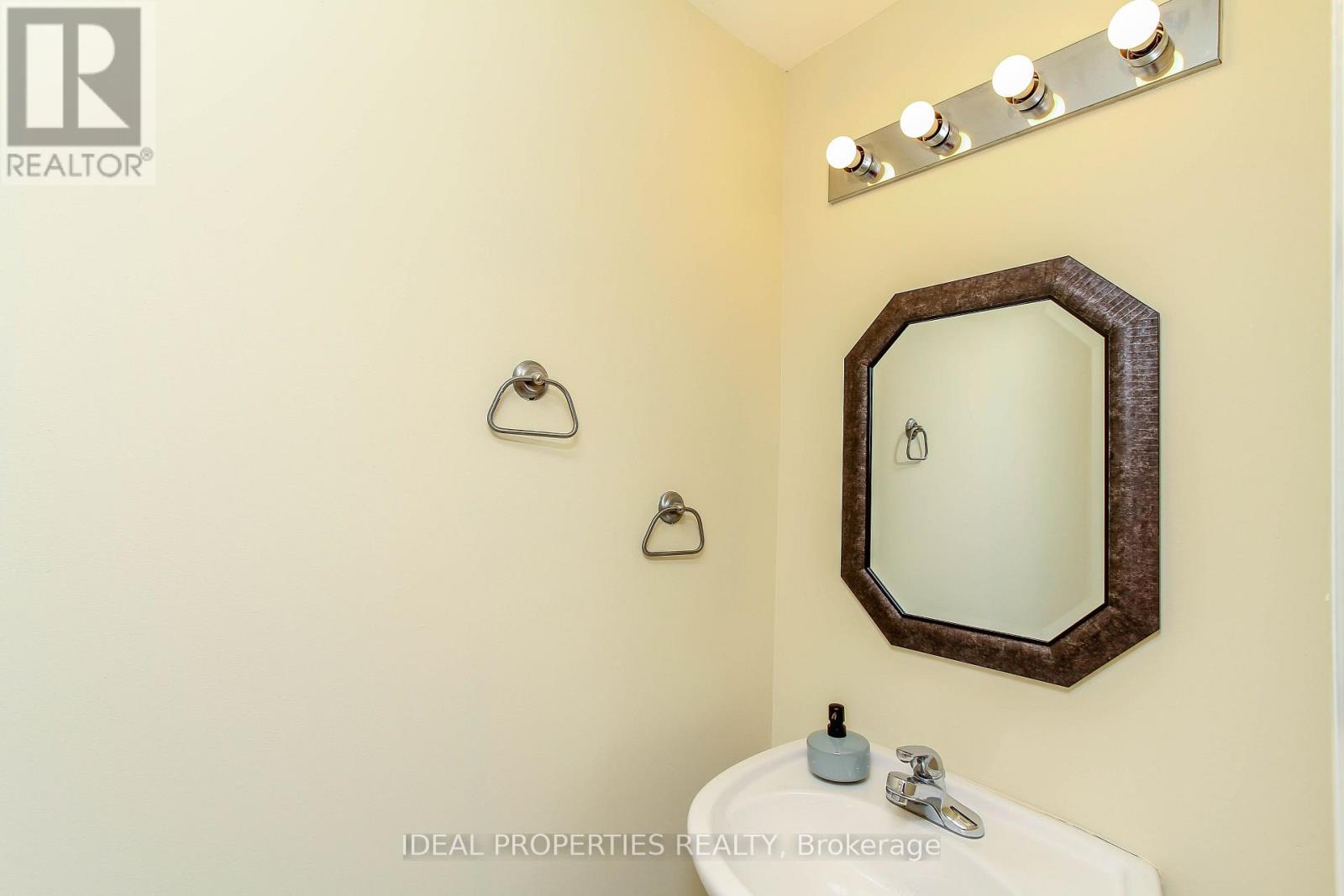 418 Beatrice Drive, Ottawa, ON - Indoor Photo Showing Bathroom
