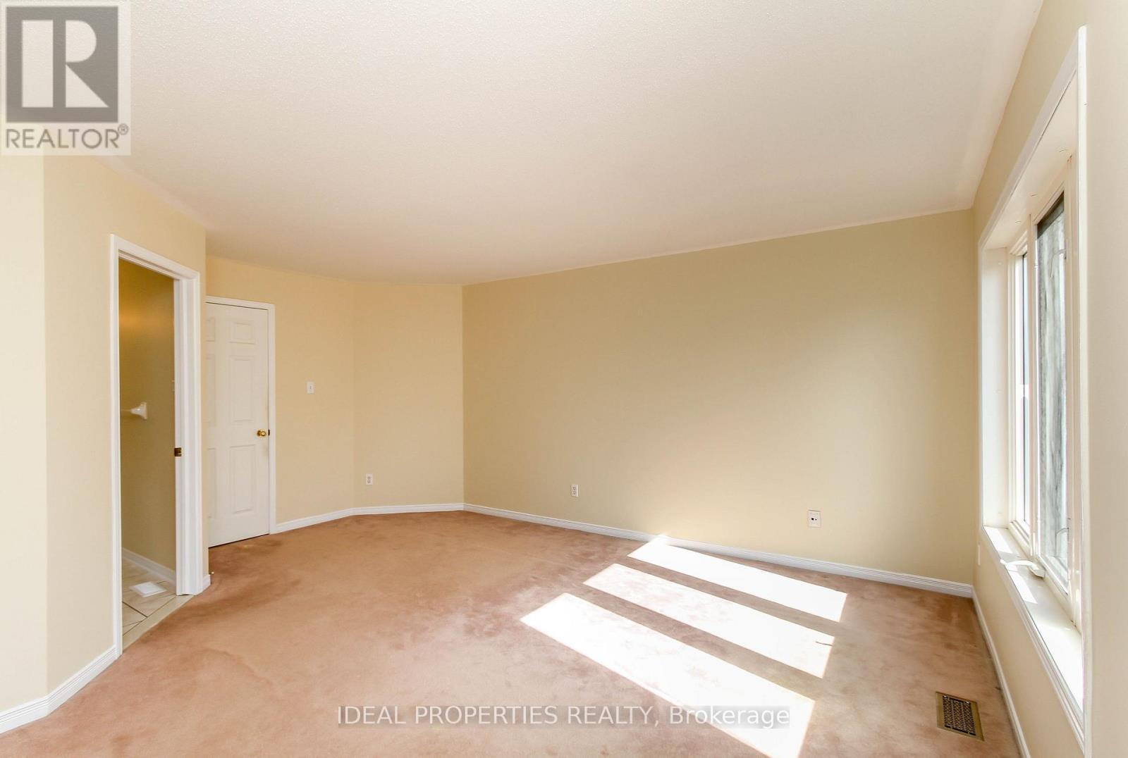 418 Beatrice Drive, Ottawa, ON - Indoor Photo Showing Other Room