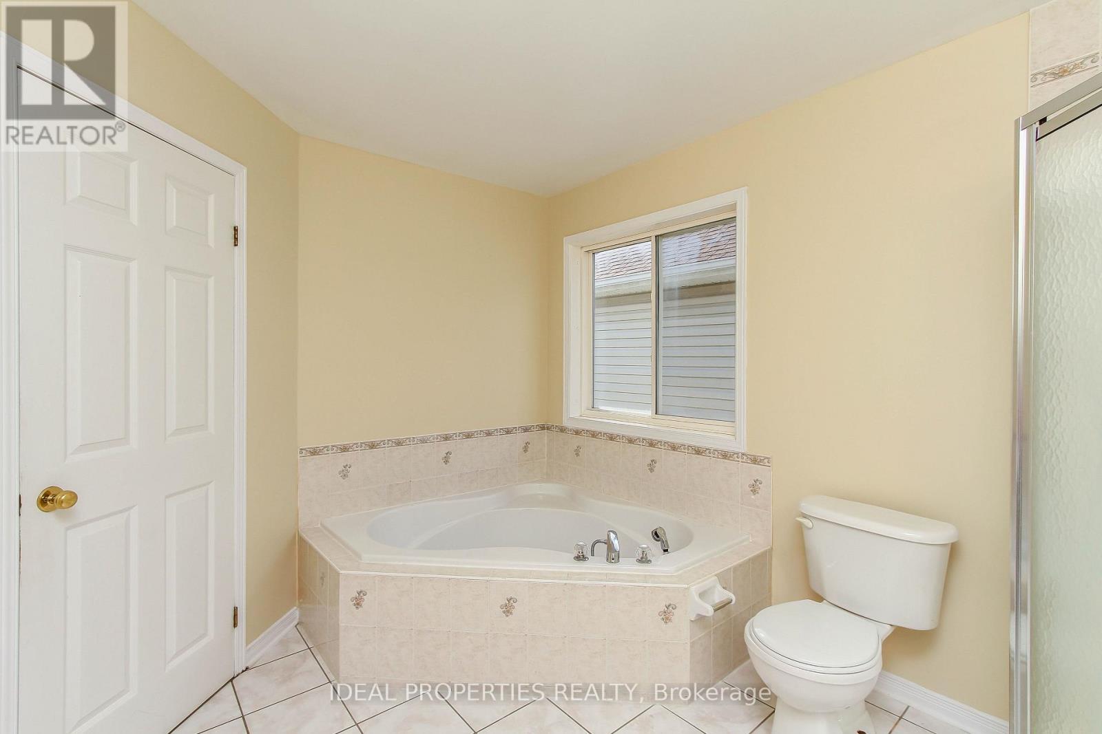418 Beatrice Drive, Ottawa, ON - Indoor Photo Showing Bathroom