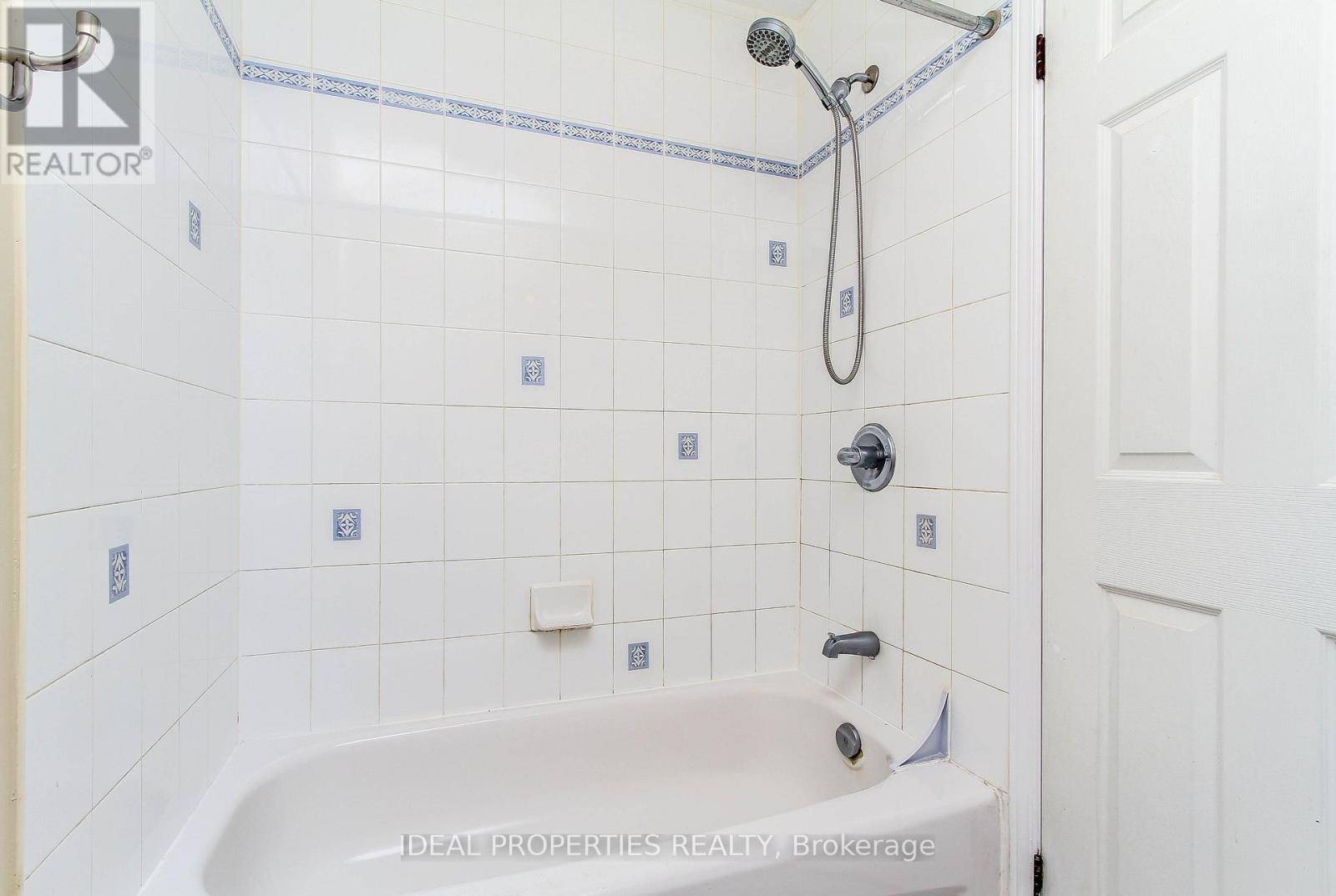 418 Beatrice Drive, Ottawa, ON - Indoor Photo Showing Bathroom