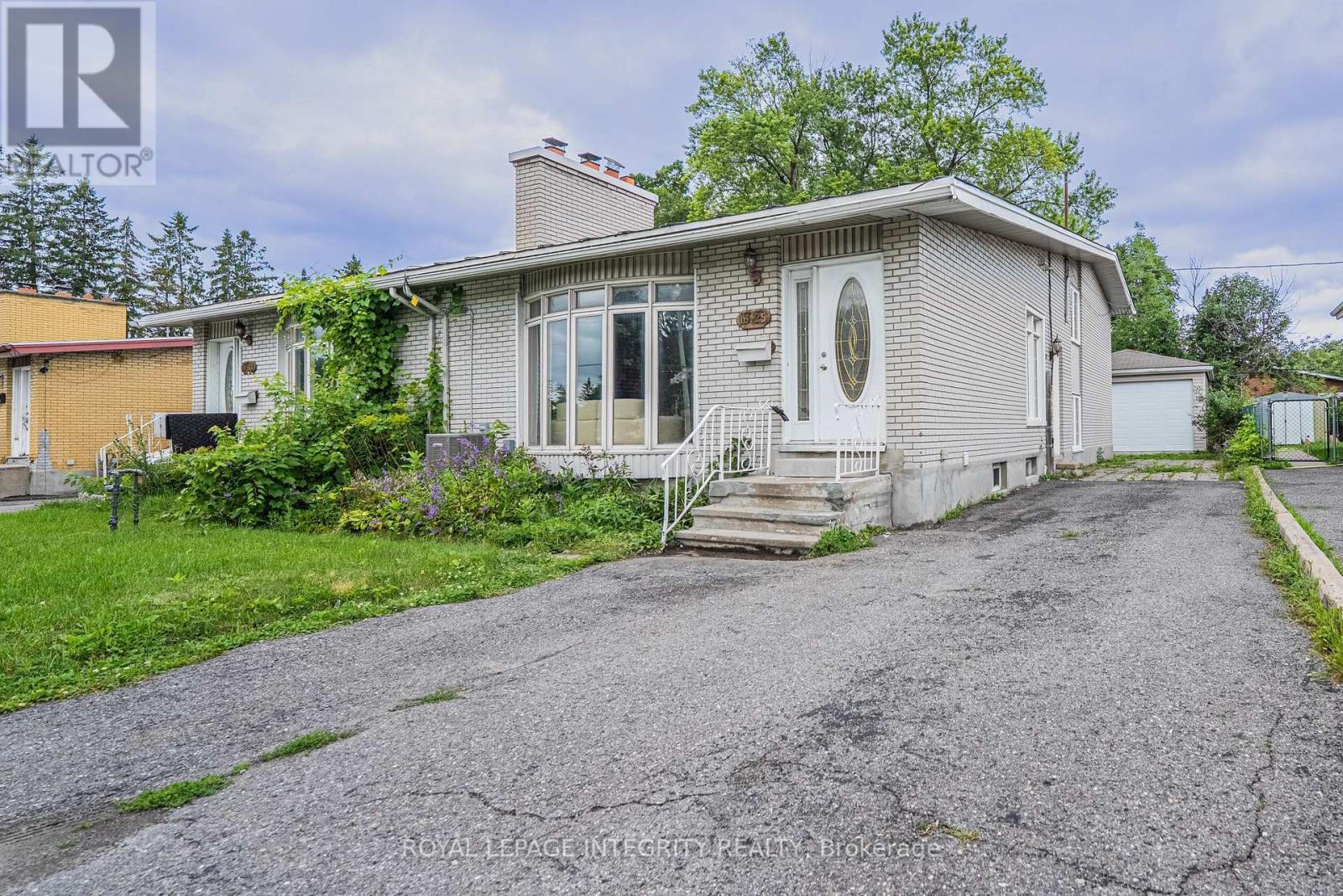 Front Exterior - 1625 Baseline Road, Ottawa, ON - Outdoor