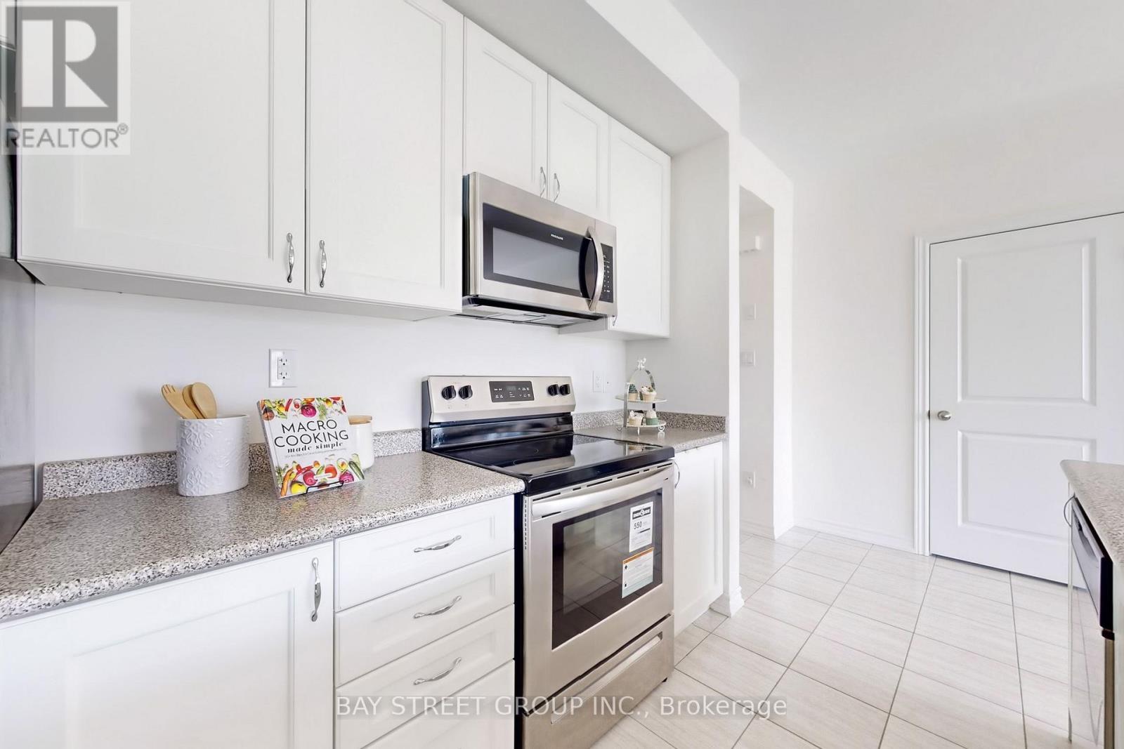 2623 Garrison Crossing, Pickering, ON - Indoor Photo Showing Kitchen