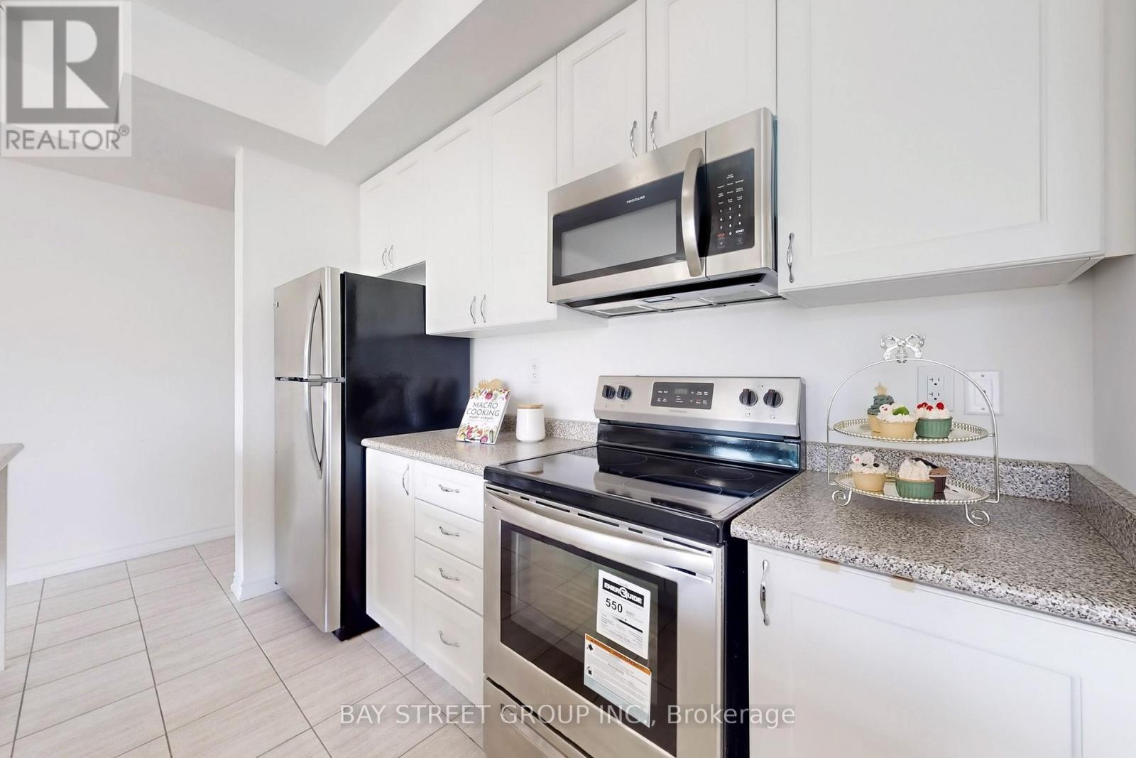 2623 Garrison Crossing, Pickering, ON - Indoor Photo Showing Kitchen With Stainless Steel Kitchen