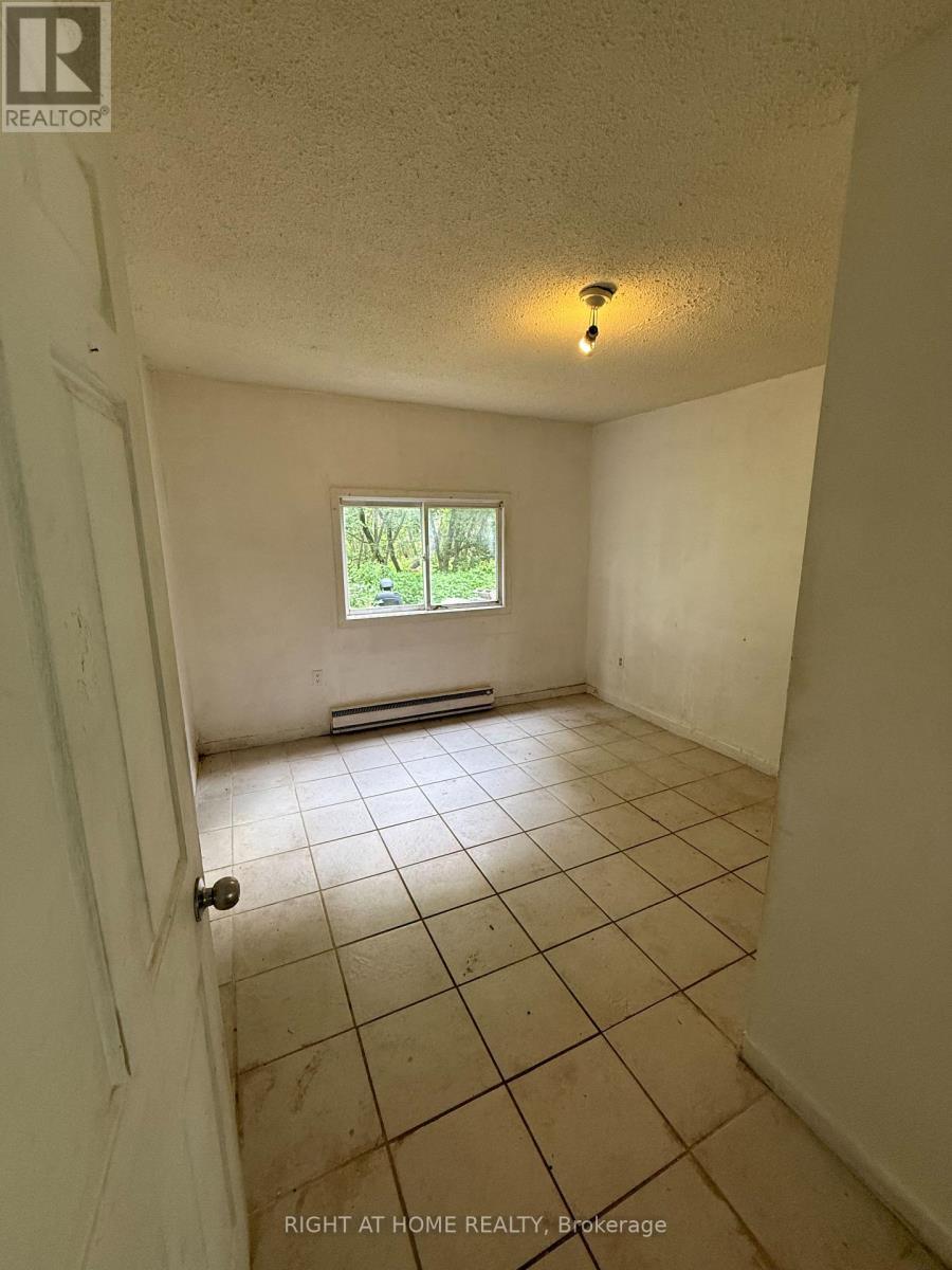 2884 County Rd 89, Innisfil, ON - Indoor Photo Showing Other Room