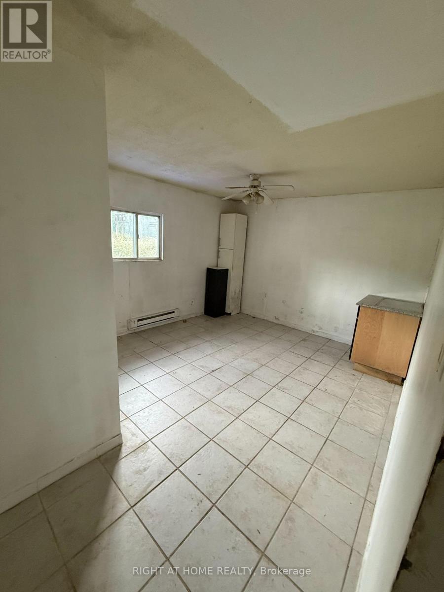 2884 County Rd 89, Innisfil, ON - Indoor Photo Showing Other Room