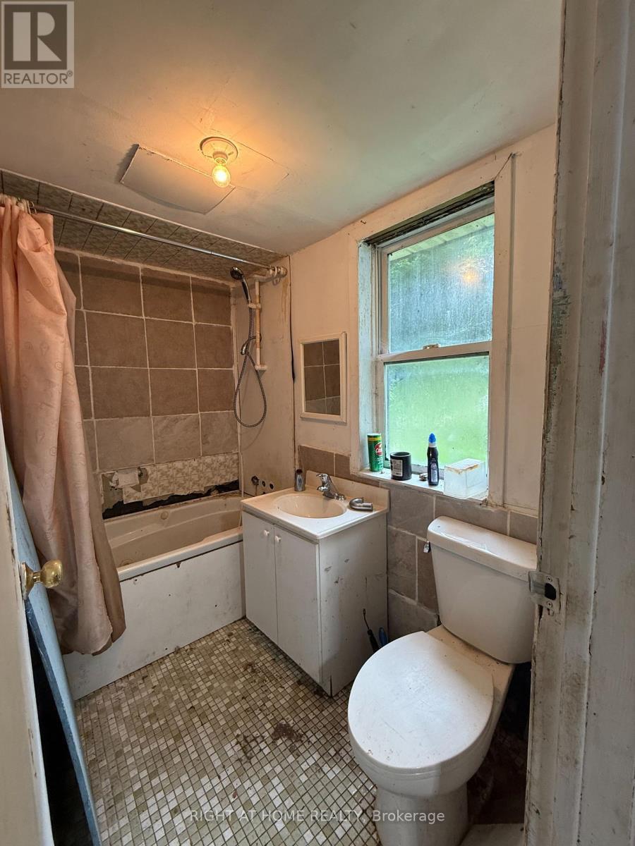 2884 County Rd 89, Innisfil, ON - Indoor Photo Showing Other Room
