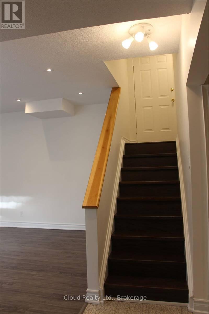 1449 Ithaca Court, Mississauga, ON - Indoor Photo Showing Other Room