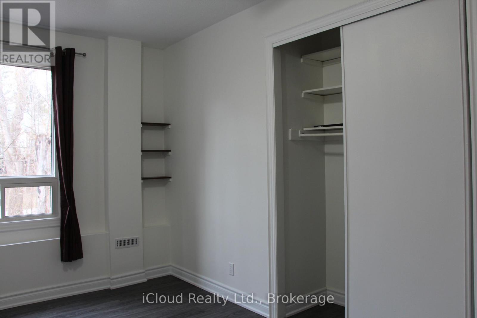 1449 Ithaca Court, Mississauga, ON - Indoor Photo Showing Other Room
