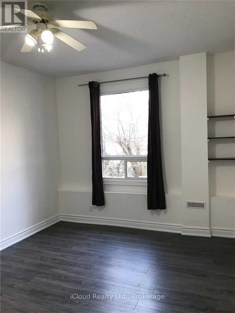 1449 Ithaca Court, Mississauga, ON - Indoor Photo Showing Other Room