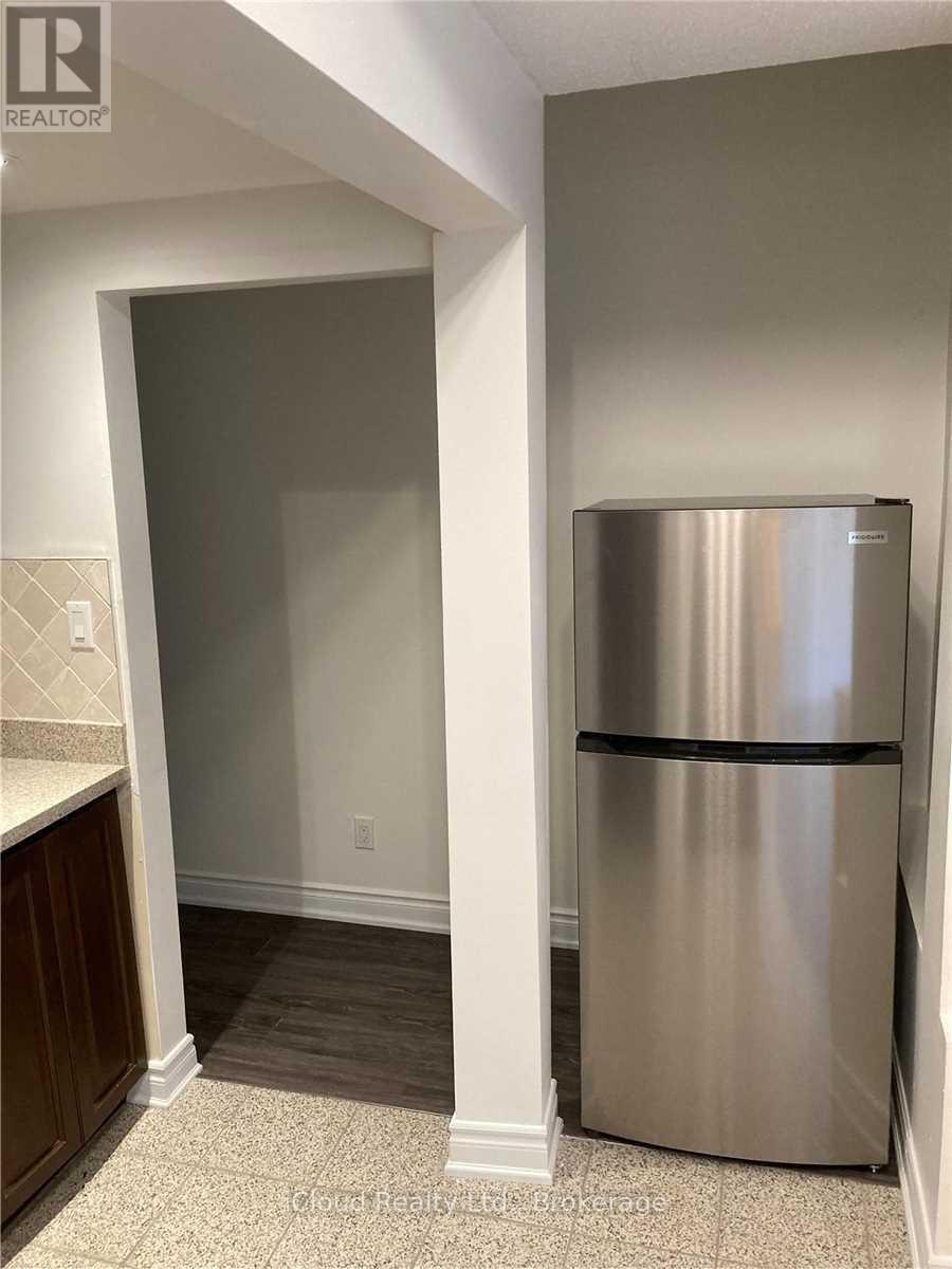 1449 Ithaca Court, Mississauga, ON - Indoor Photo Showing Other Room